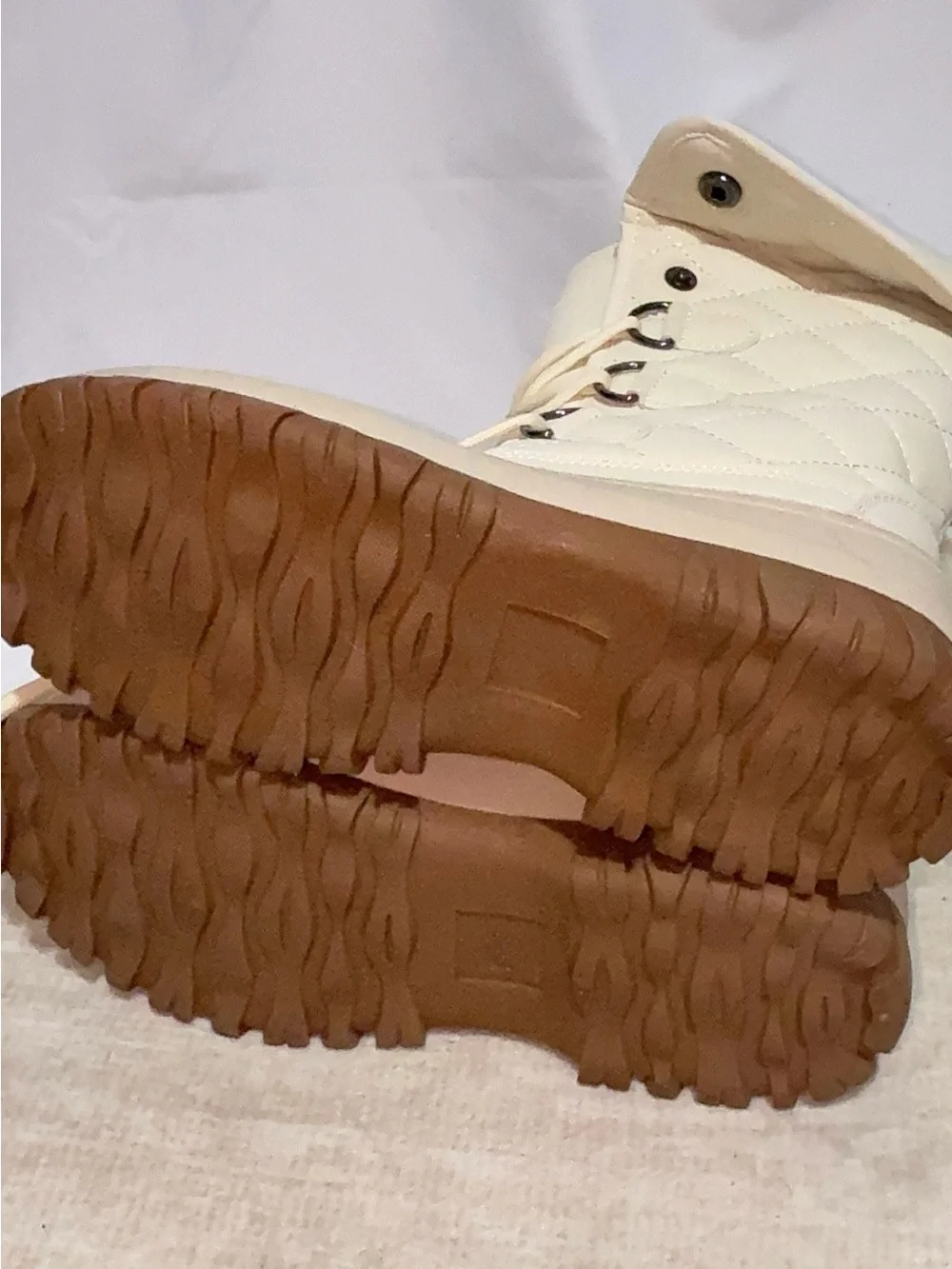 Dream Pairs Cream Waterproof Faux Shearling Lined Duck Snow Boots Size 6